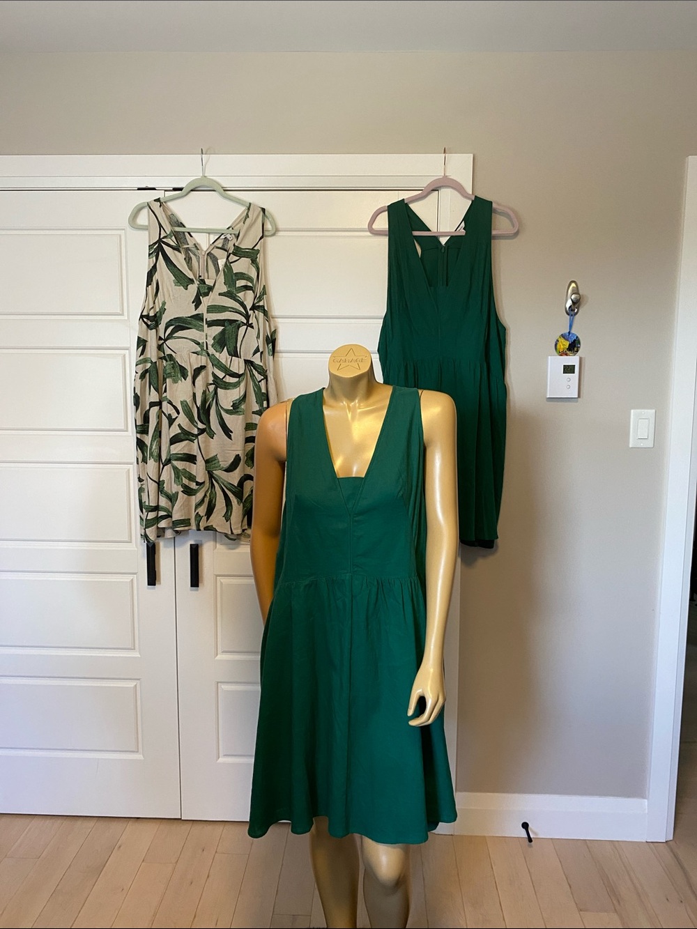 Reitmans V-Neck Sleeveless Mini Dress 3x green & tan or solid green 2x or 3x NWT